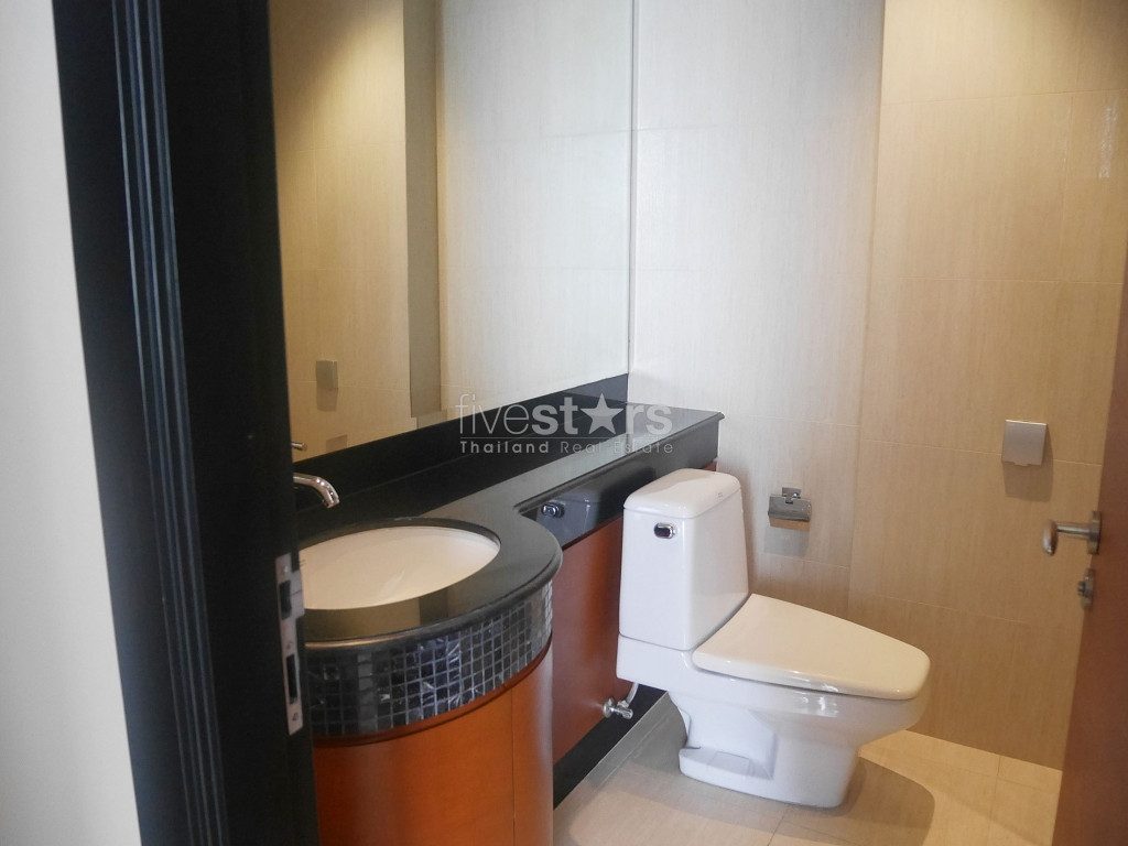 2 bedroom condominium for sale close to Chong Nonsi BTS station, photo 8