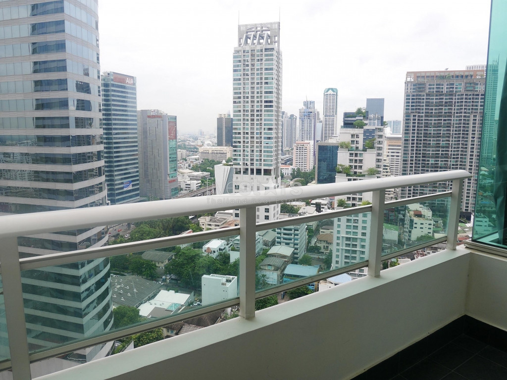 2 bedroom condominium for sale close to Chong Nonsi BTS station, photo 3