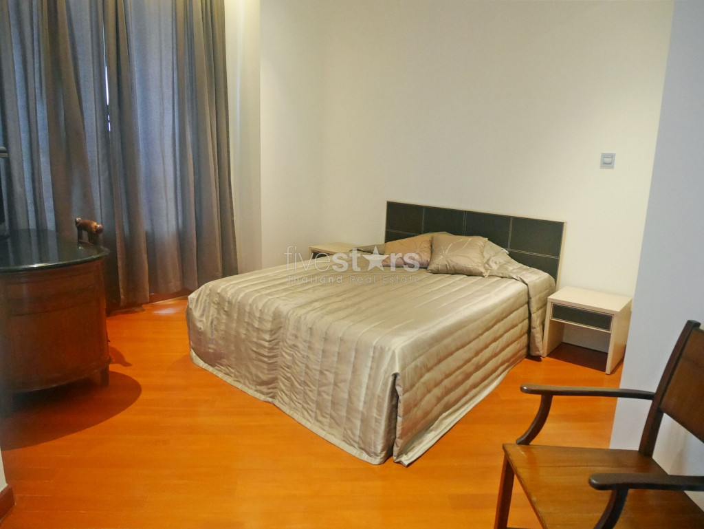 2 bedroom condominium for sale close to Chong Nonsi BTS station, photo 5