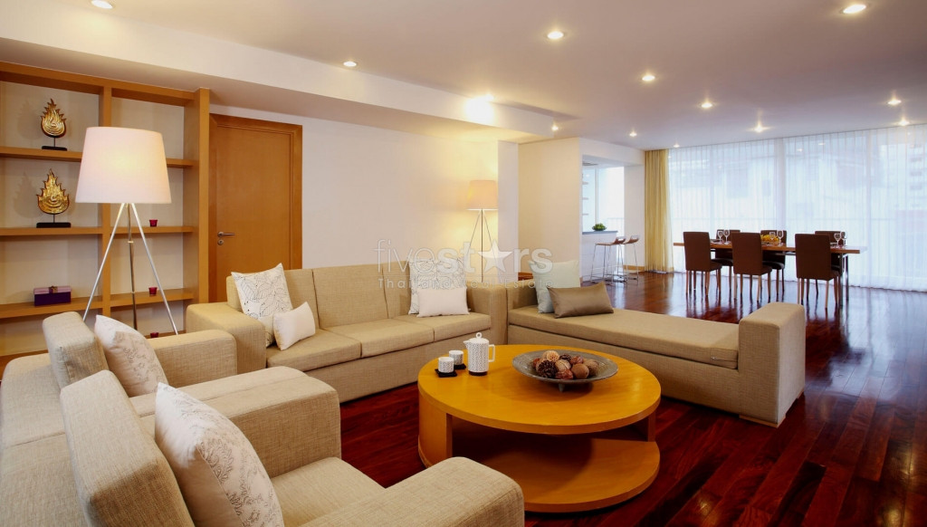 Condo spacieux de 4 chambres à coucher à louer près de la station Ekamai BTS, photo 3