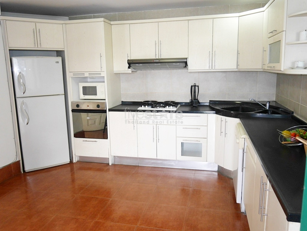 3 bedroom apartment close to Phrom Phong BTS station, photo 3