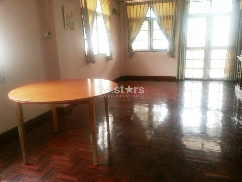 Maison privée de 3 chambres à louer située à la station BTS de Punnawithi, photo 8