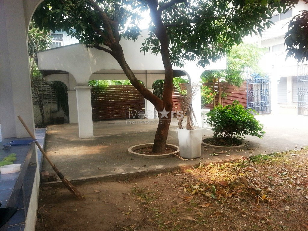 Maison privée de 3 chambres à louer située à la station BTS de Punnawithi, photo 3