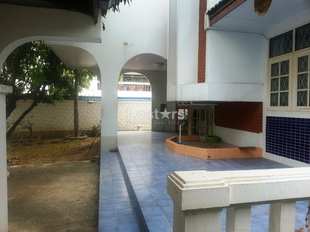 Maison privée de 3 chambres à louer située à la station BTS de Punnawithi, photo 4