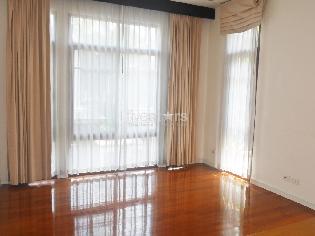 villa 4 chambres proche BTS Phrakanong, photo 9