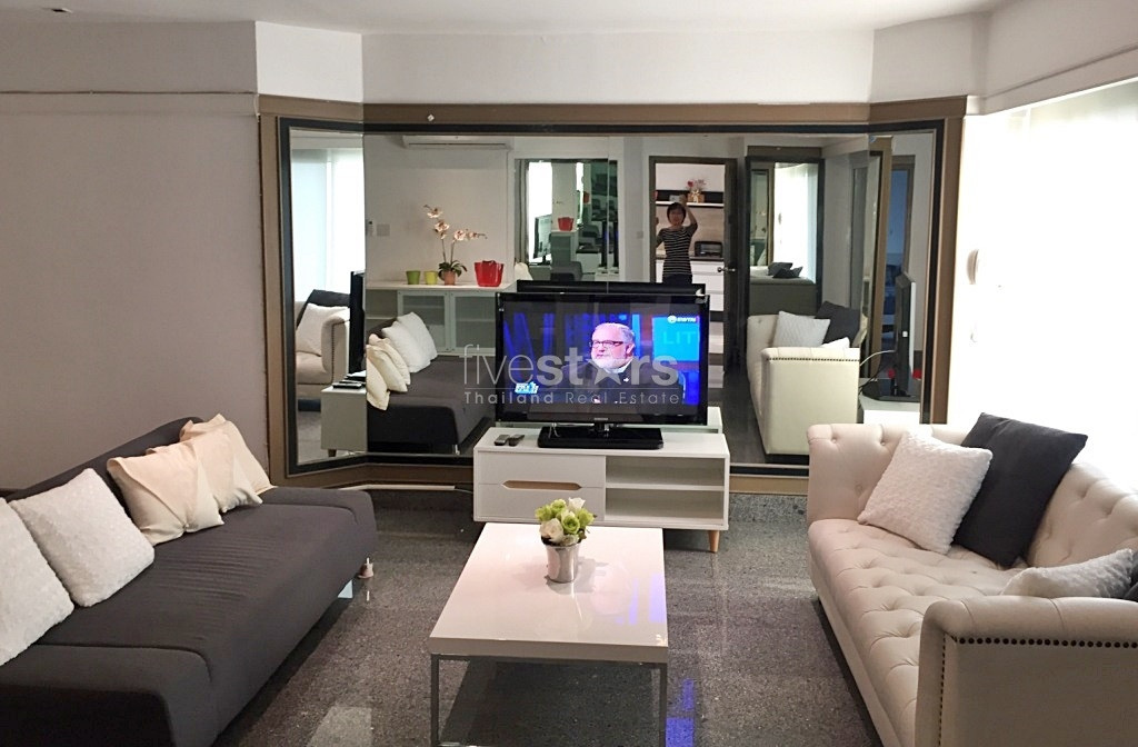 Newly-refurbished 3 bedroom condominium only 5-minute walk to Thonglor BTS station, photo 2