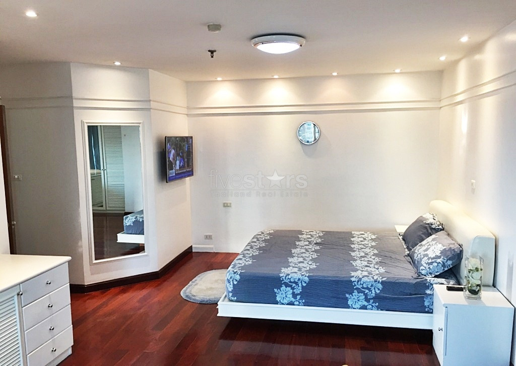 Newly-refurbished 3 bedroom condominium only 5-minute walk to Thonglor BTS station, photo 8