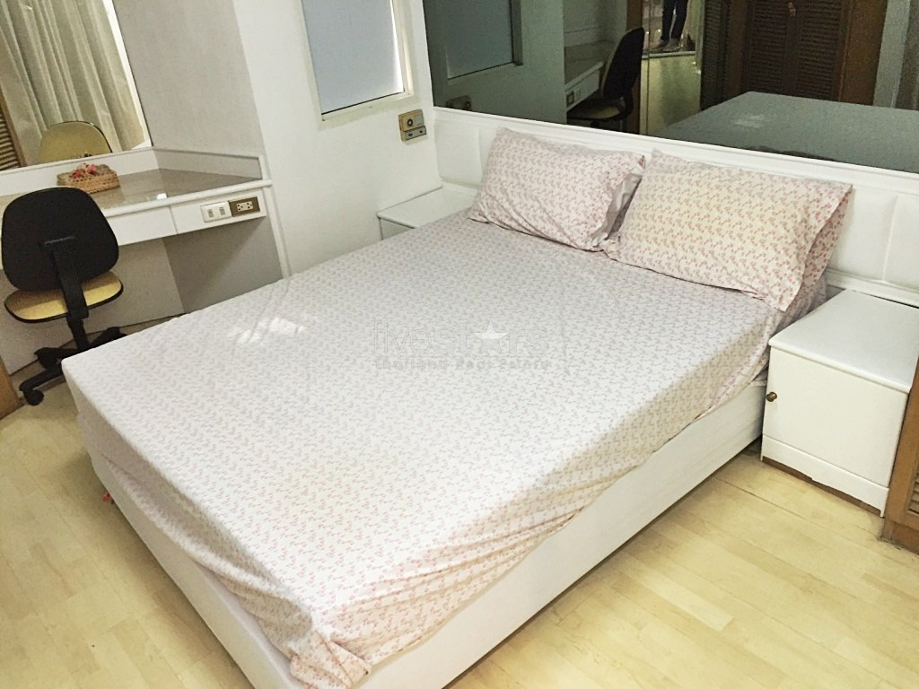 Newly-refurbished 3 bedroom condominium only 5-minute walk to Thonglor BTS station, photo 9
