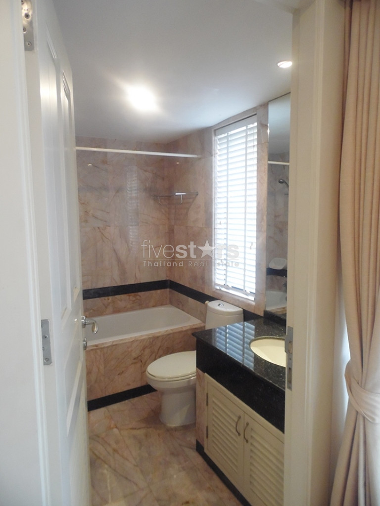 Vaste appartement 3 chambres quartier Phrompong, photo 8