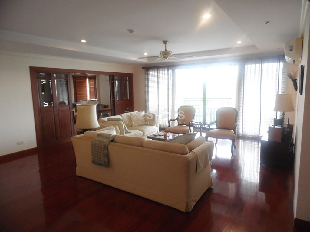 Vaste appartement 3 chambres quartier Phrompong