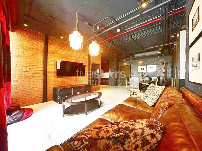 Loft style 3 bedroom apartment close to Phrom Phong BTS station