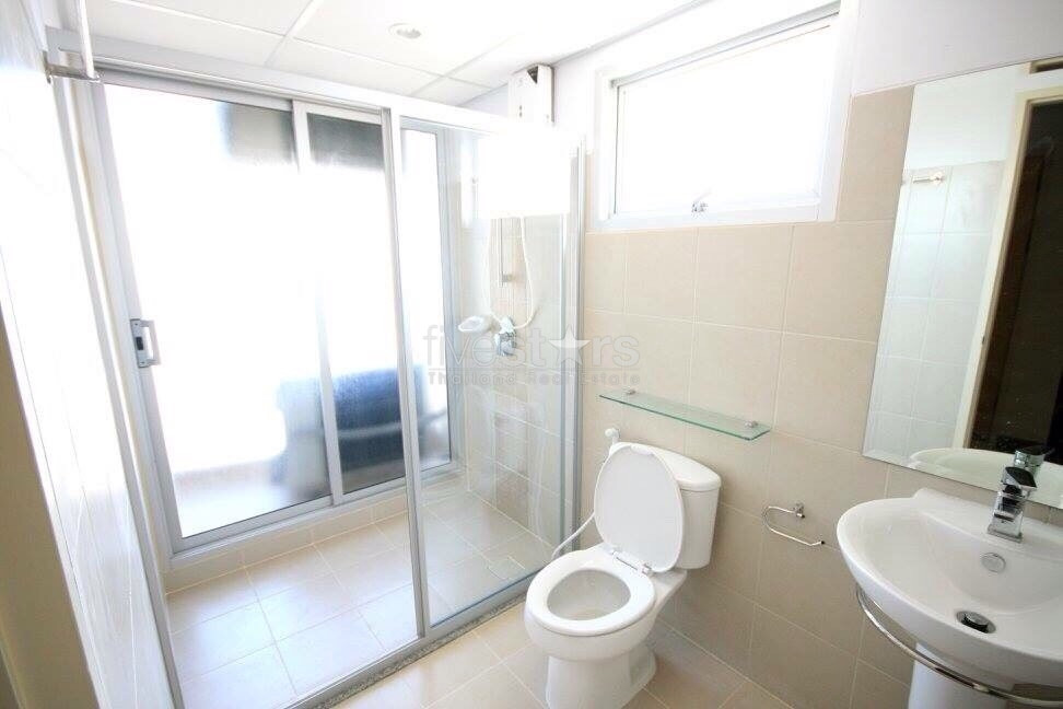 Condo de 2 chambres à louer situé à la station BTS Thonglor, photo 6