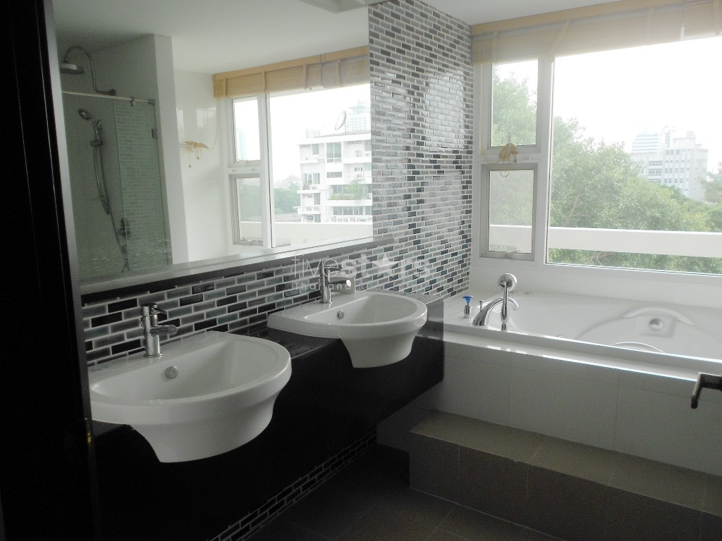 3 bedroom penthouse large balcony for rent close to the MRT Lumpini station, photo 9