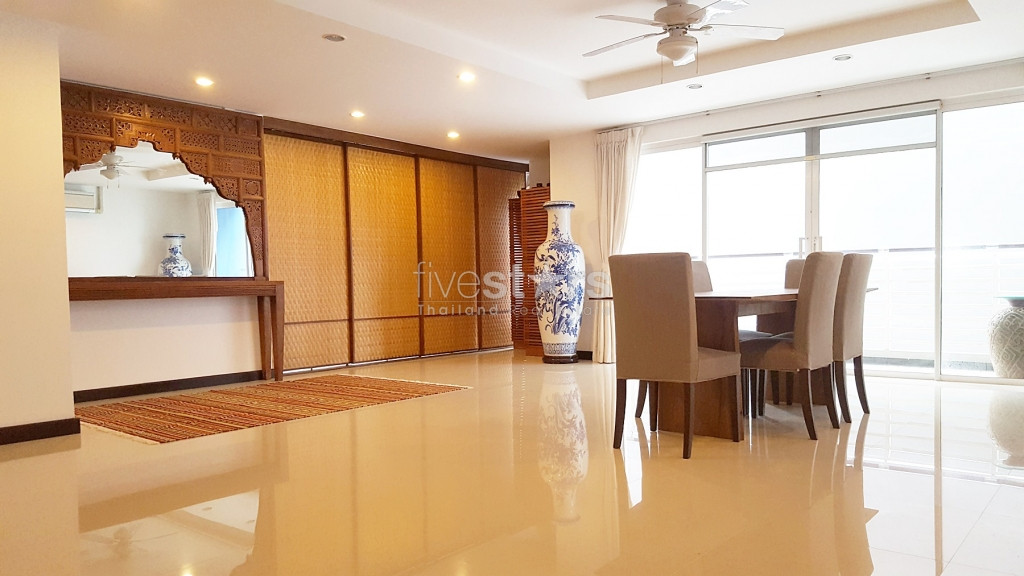 4 bedrooms apartment in walking distance to Ekamai BTS station, photo 2