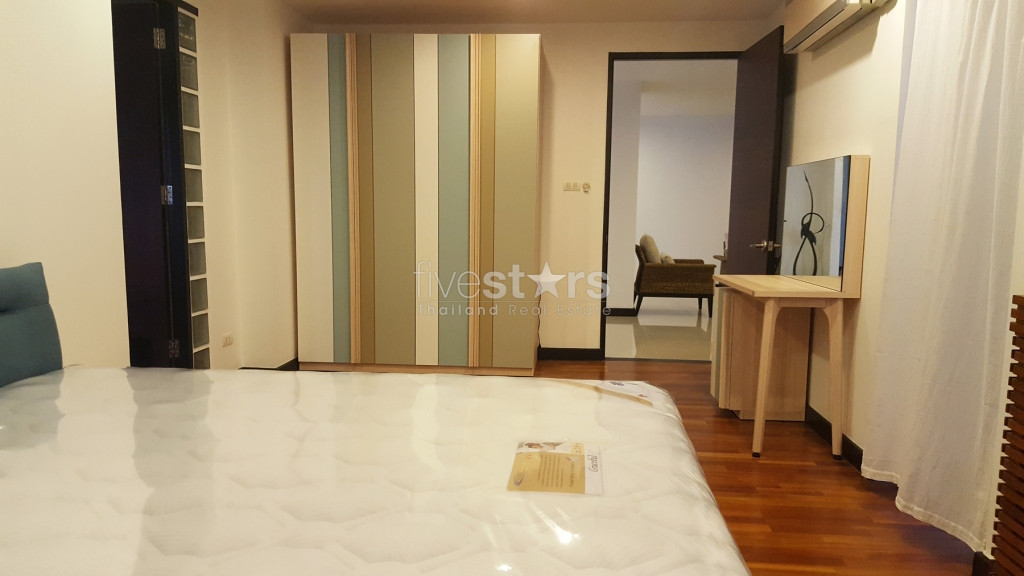 4 bedrooms apartment in walking distance to Ekamai BTS station, photo 7