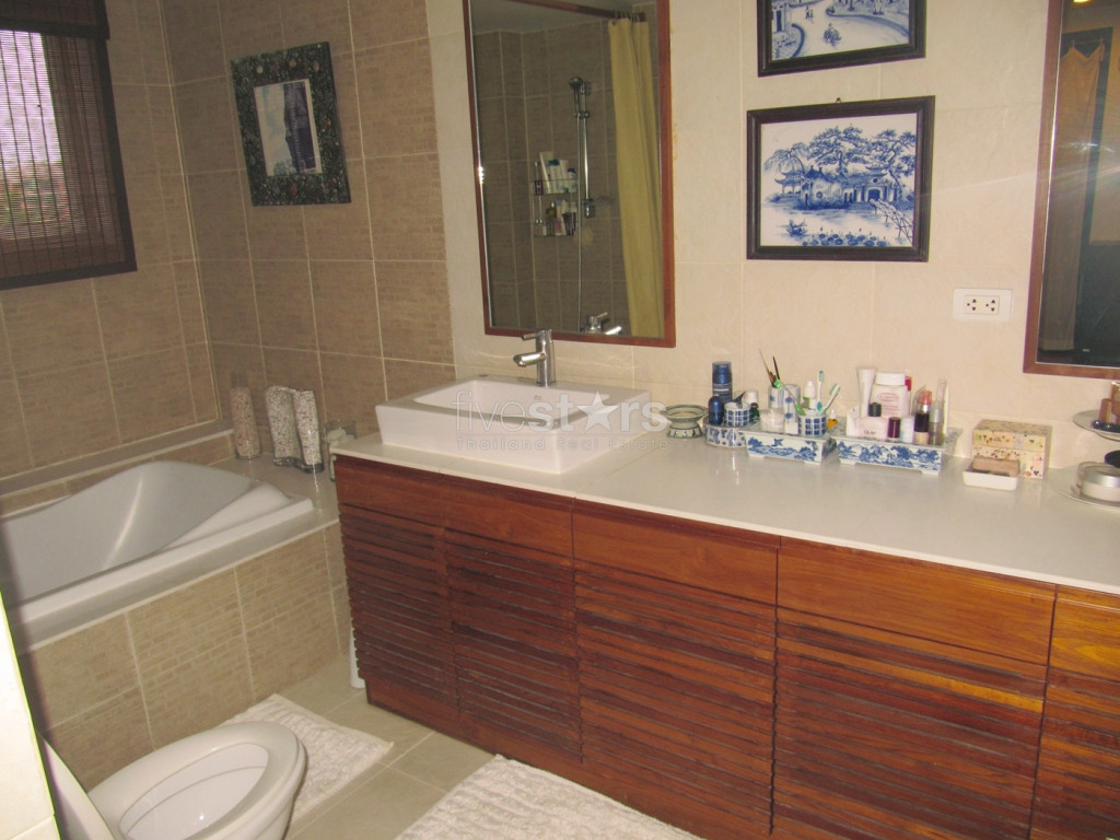 4 bedrooms apartment in walking distance to Ekamai BTS station, photo 8