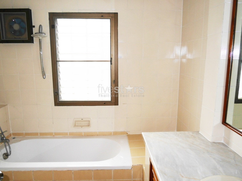 Maison de 4 chambres dans un complexe privé, photo 9