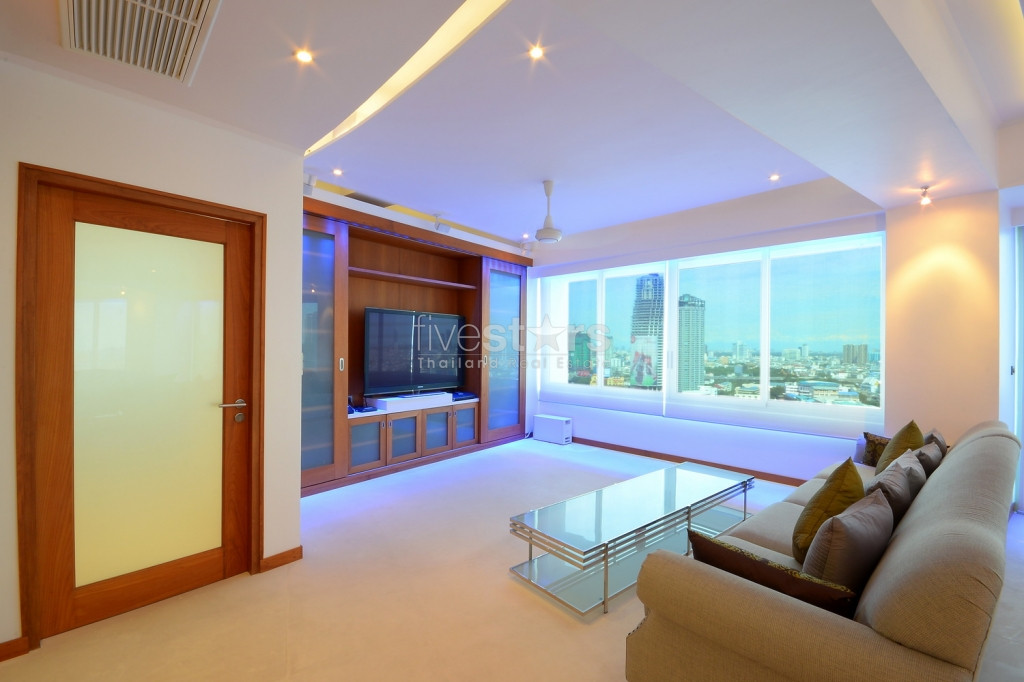 2-chambres moderne avec une superbe vue sur le fleuve Chao Phraya, photo 4
