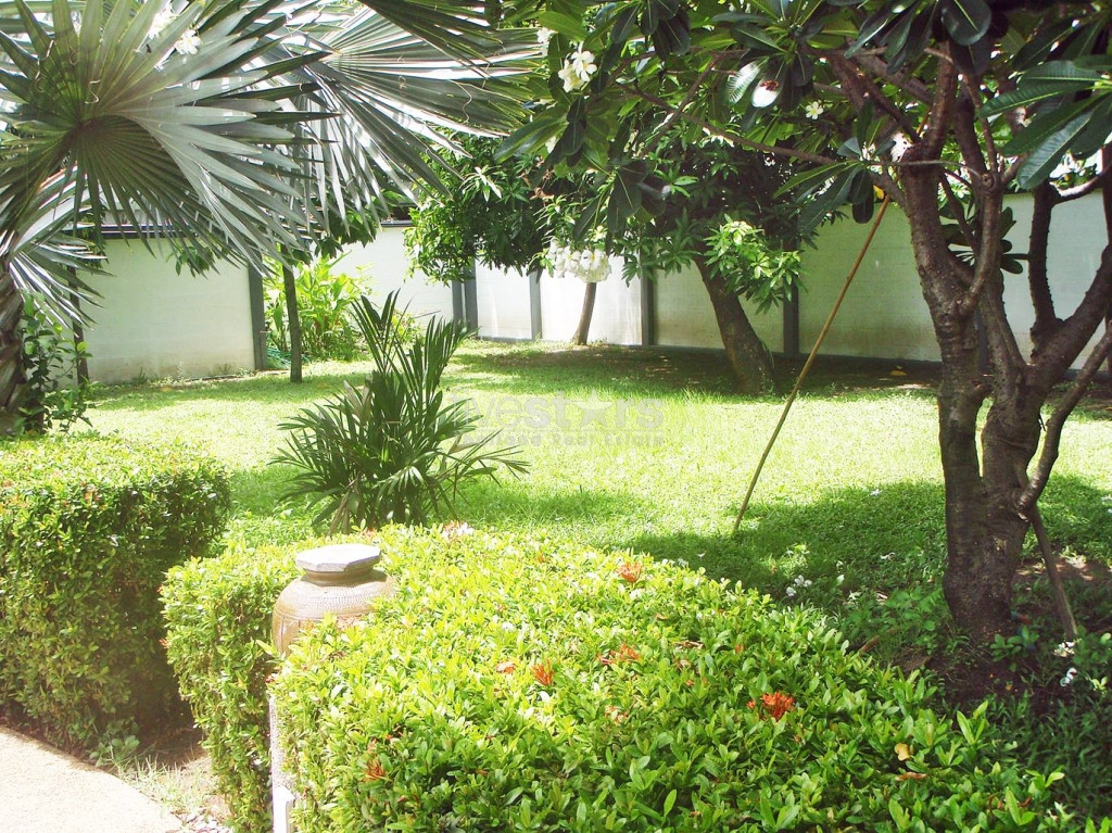 4 bedroom house with private pool for rent on Phrom Phong, photo 4