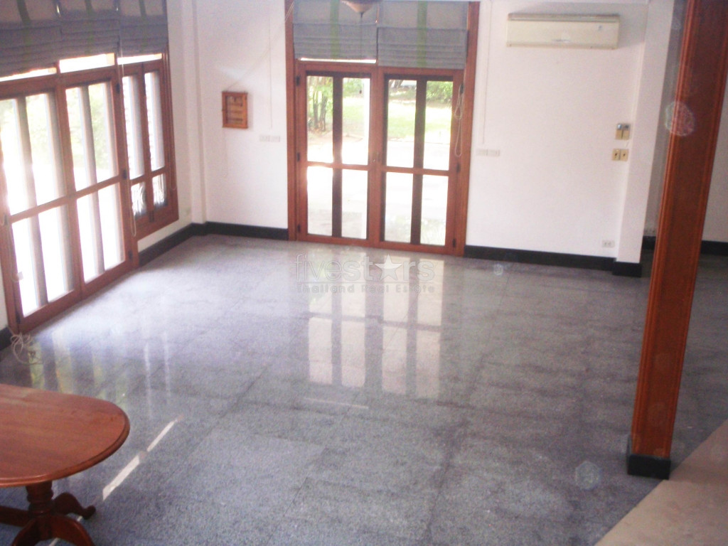 4 bedroom house with private pool for rent on Phrom Phong, photo 7