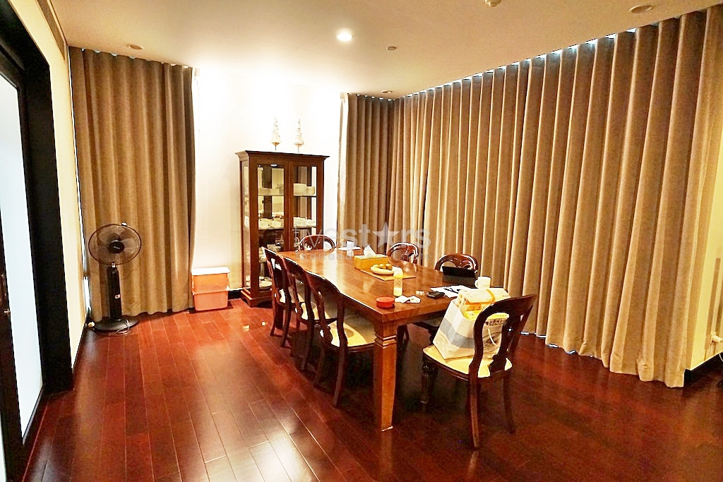 Stylish 3 bedroom apartment on top floor with magnificent view, photo 4