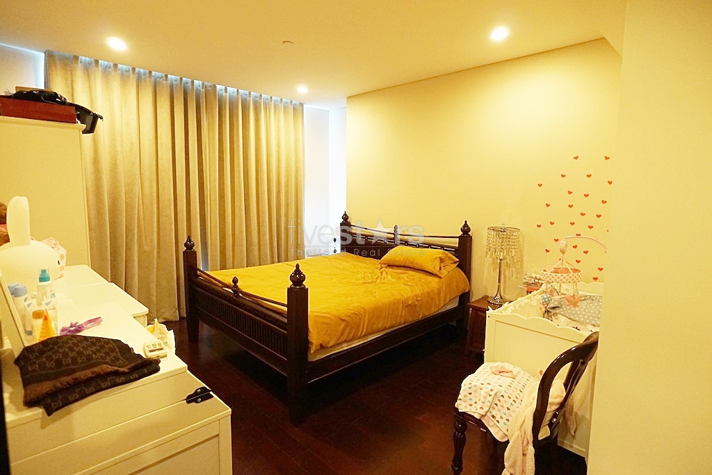 Stylish 3 bedroom apartment on top floor with magnificent view, photo 9