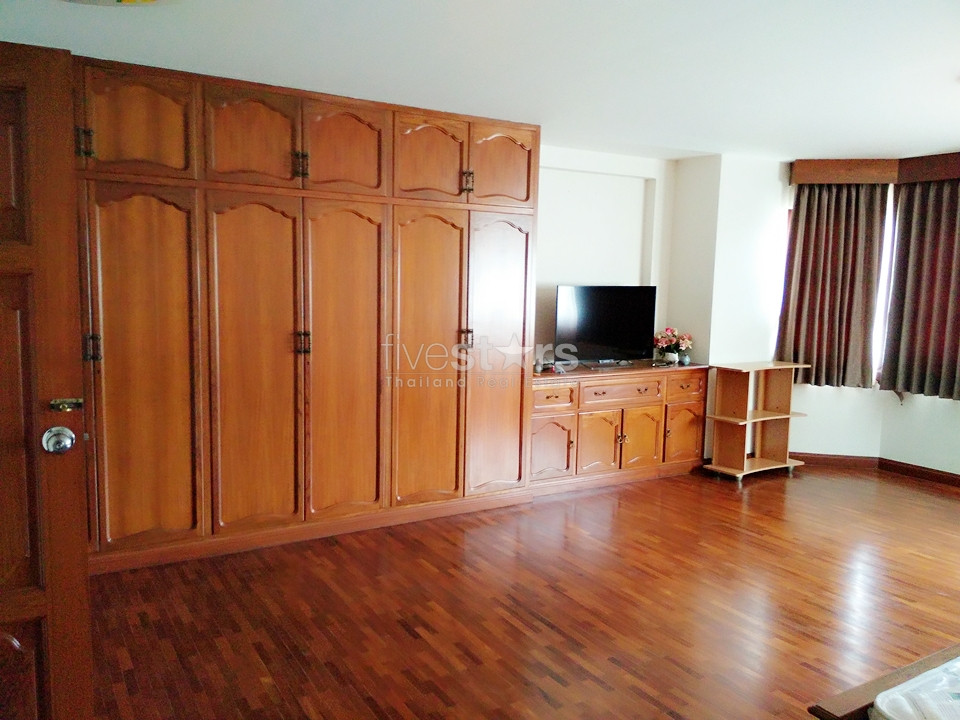 Maison de ville de luxe moderne de 3 chambres dans le quartier composé de Thonglor, photo 12