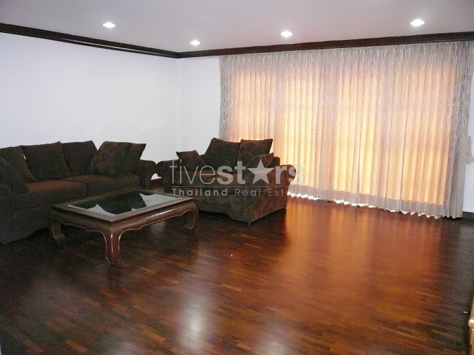 3 bedrooms townhouse in compound for rent in Thonglor area, photo 7