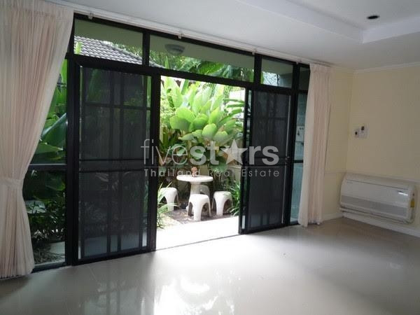 3 bedroom   townhouse in compound at Phromphong area, photo 7
