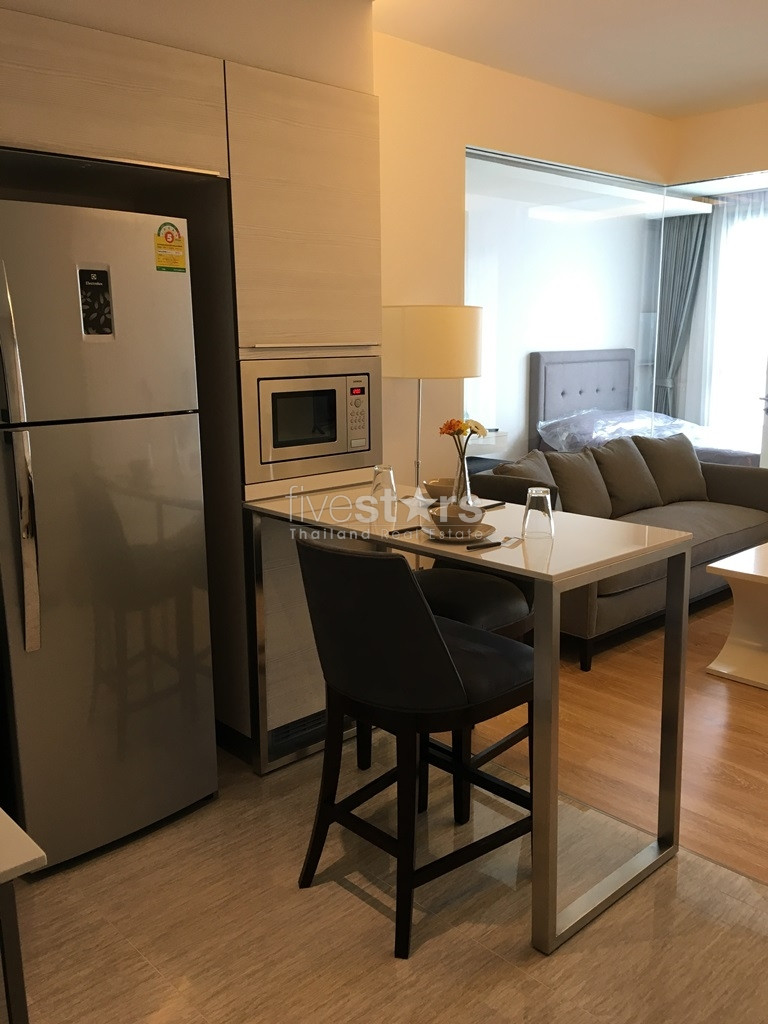 1 bedroom condo for rent close to the BTS Phromphong station, photo 2