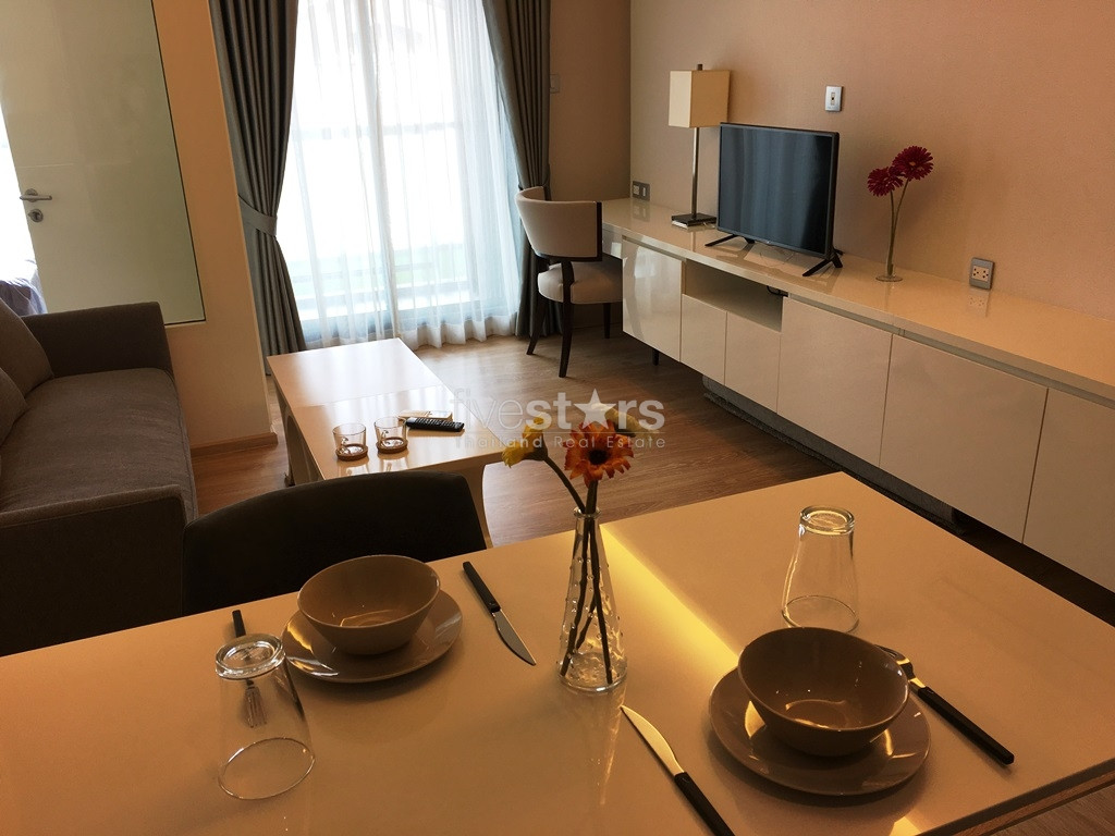 1 bedroom condo for rent close to the BTS Phromphong station