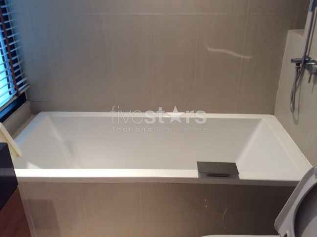 Condominium 1 chambre à louer près de la station BTS Chongnonsri, photo 5