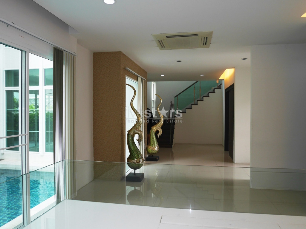 Maison individuelle sur grand terrain avec piscine privée, photo 4