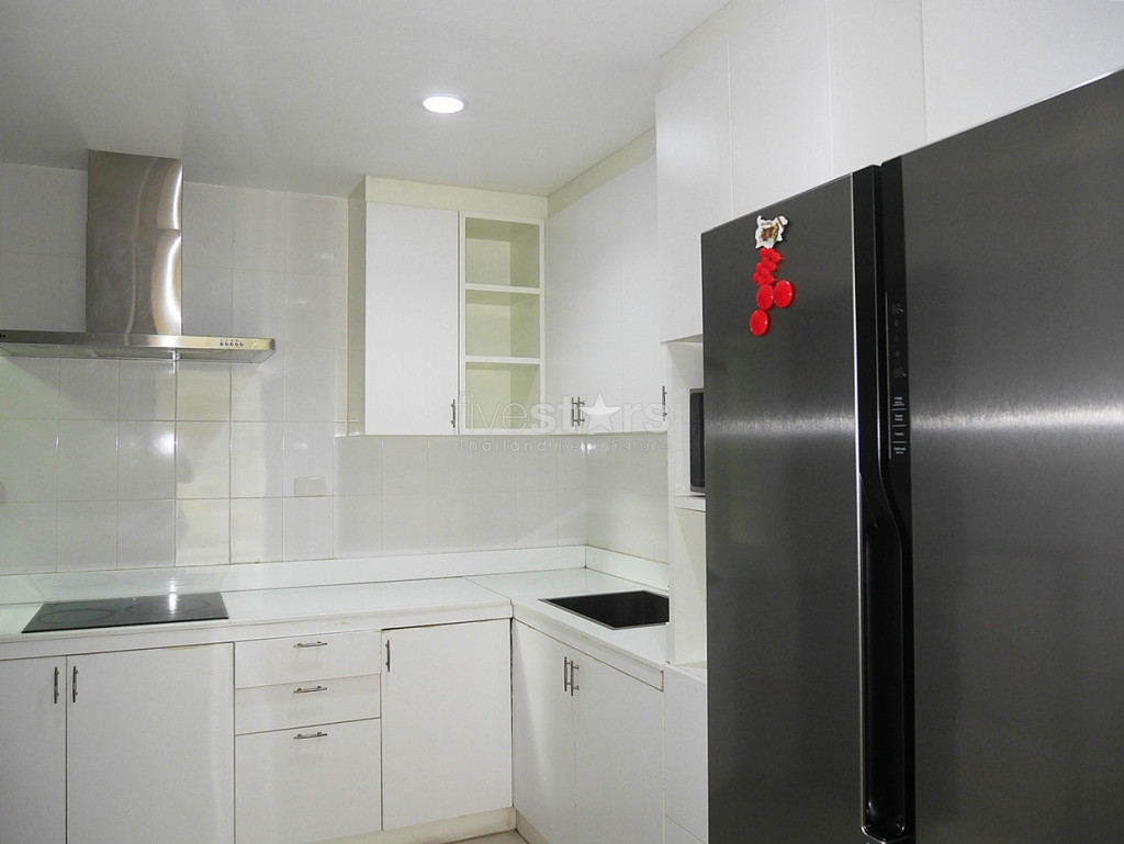 Maison individuelle sur grand terrain avec piscine privée, photo 5