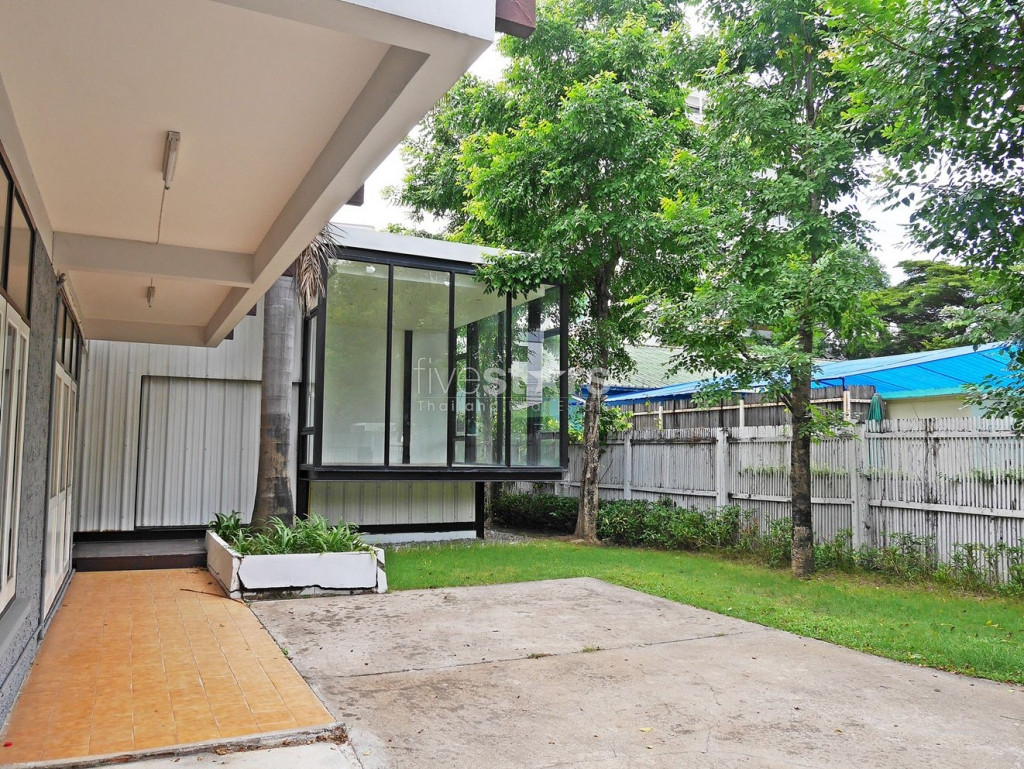 3 bedroom home office in quiet area of Phrom Phong, photo 2