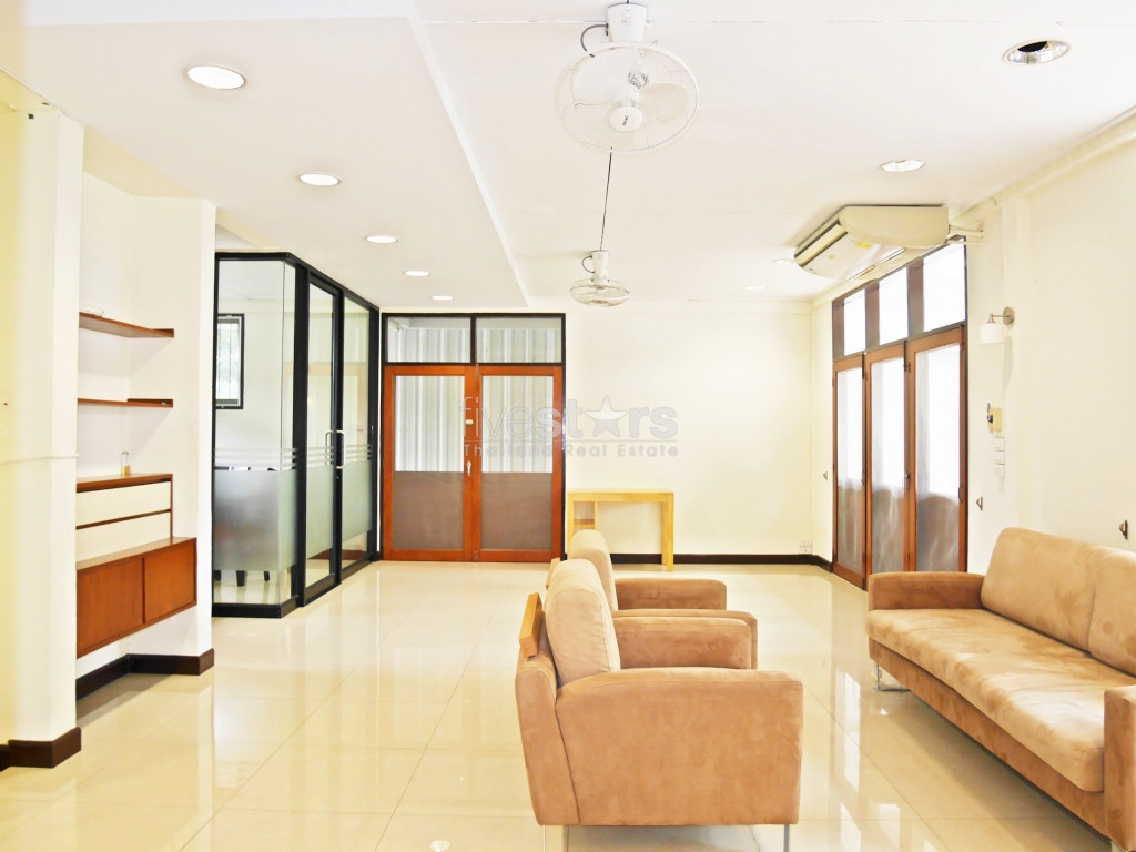 3 bedroom home office in quiet area of Phrom Phong, photo 3