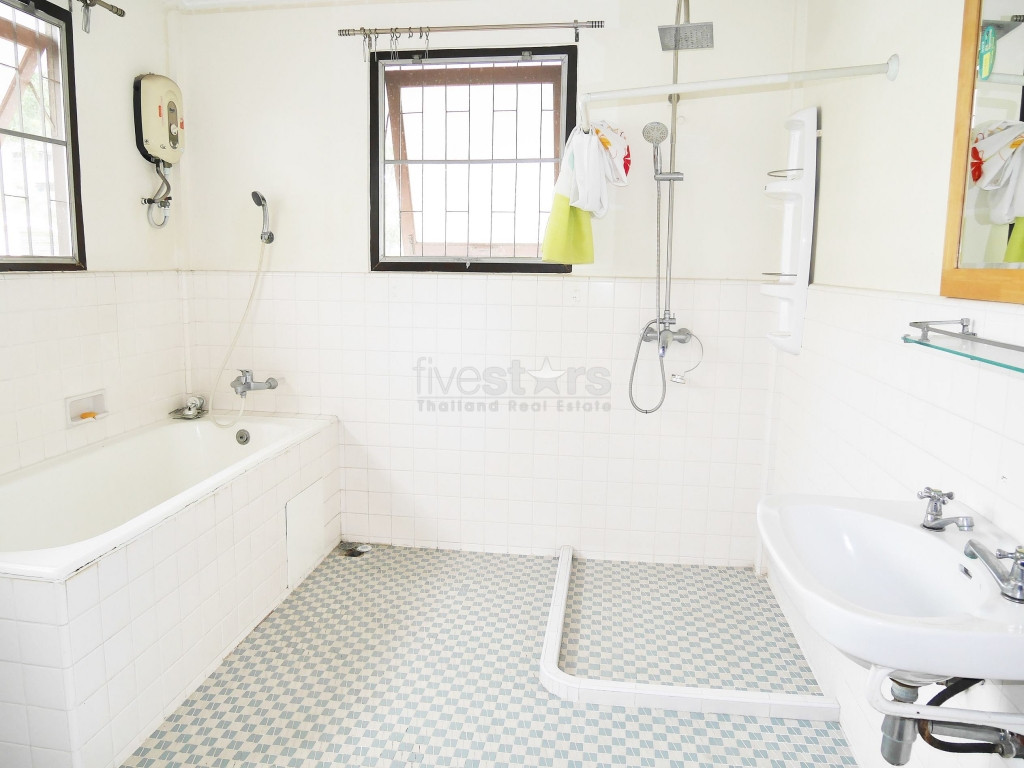 3 bedroom home office in quiet area of Phrom Phong, photo 7