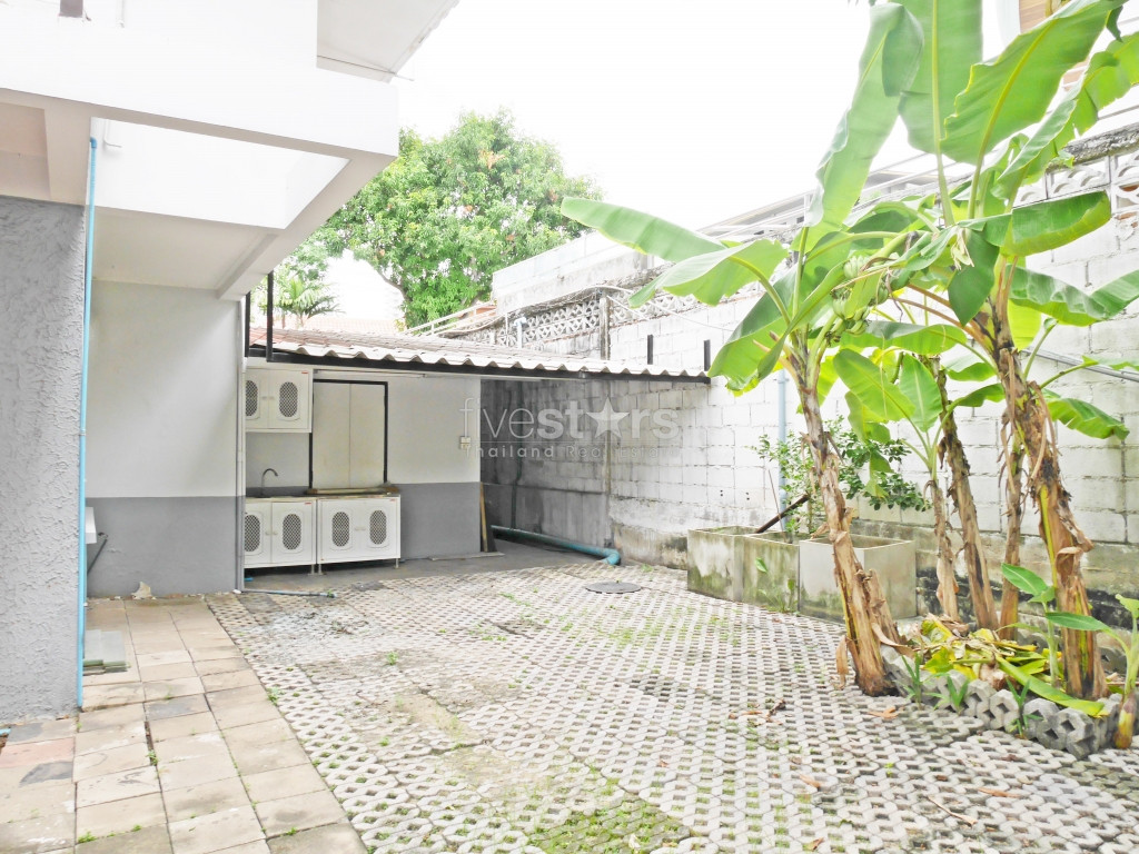3 bedroom home office in quiet area of Phrom Phong, photo 9