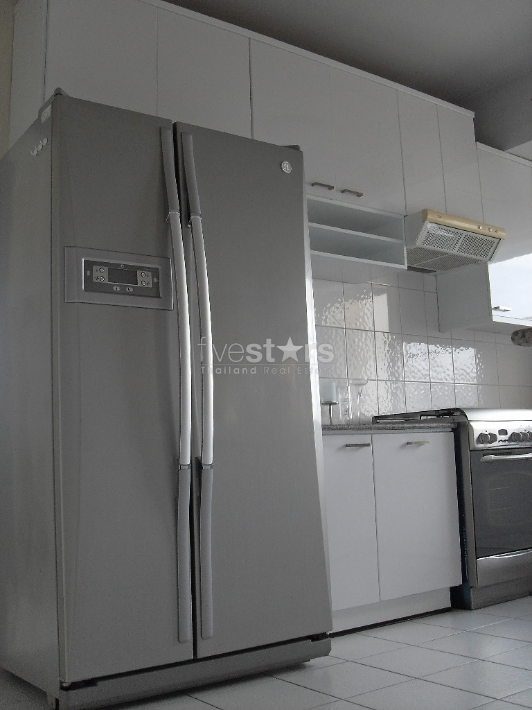 3 bedroom condo for rent close to the MRT Lumpini station, photo 8