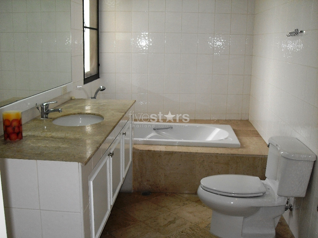 3 bedroom condo for rent close to the MRT Lumpini station, photo 9