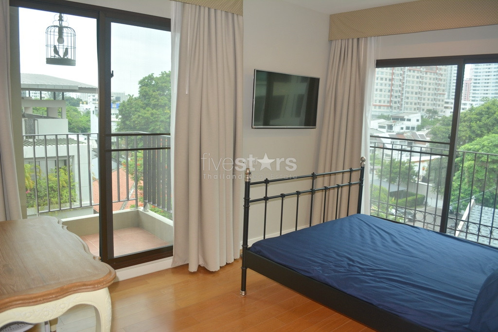 Appartement 2 chambres en angle bien placé quartier Phromphong, photo 5