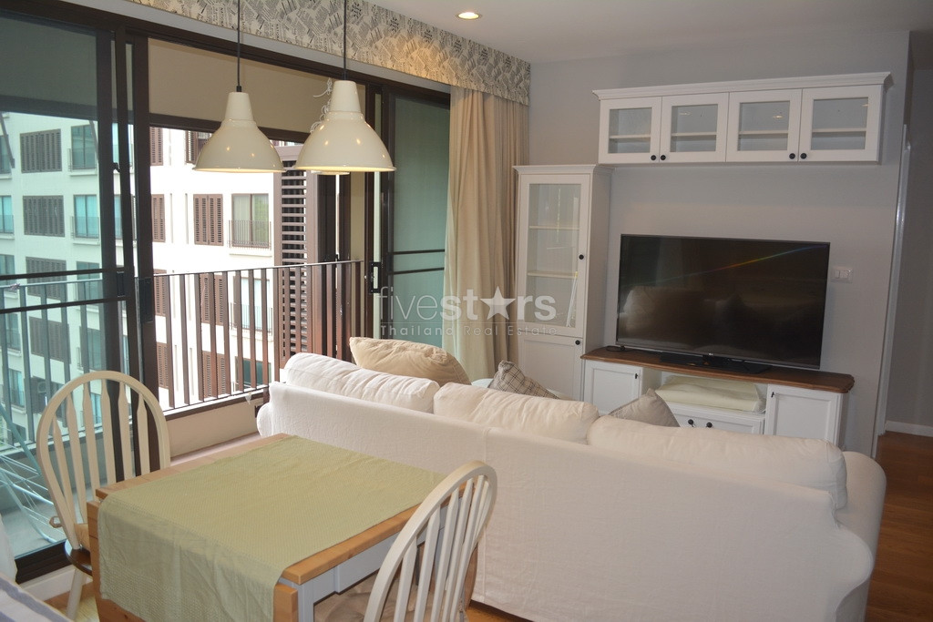 Appartement 2 chambres en angle bien placé quartier Phromphong, photo 2