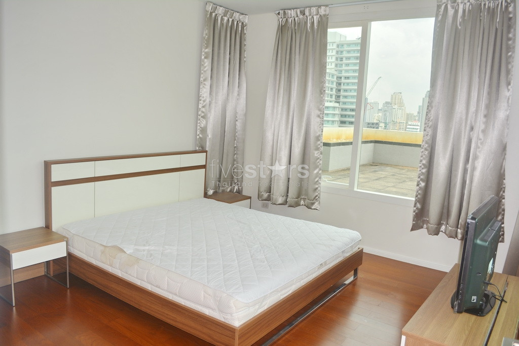 3-bedroom high floor corner unit close to BTS Asoke & MRT Sukhumvit, photo 6