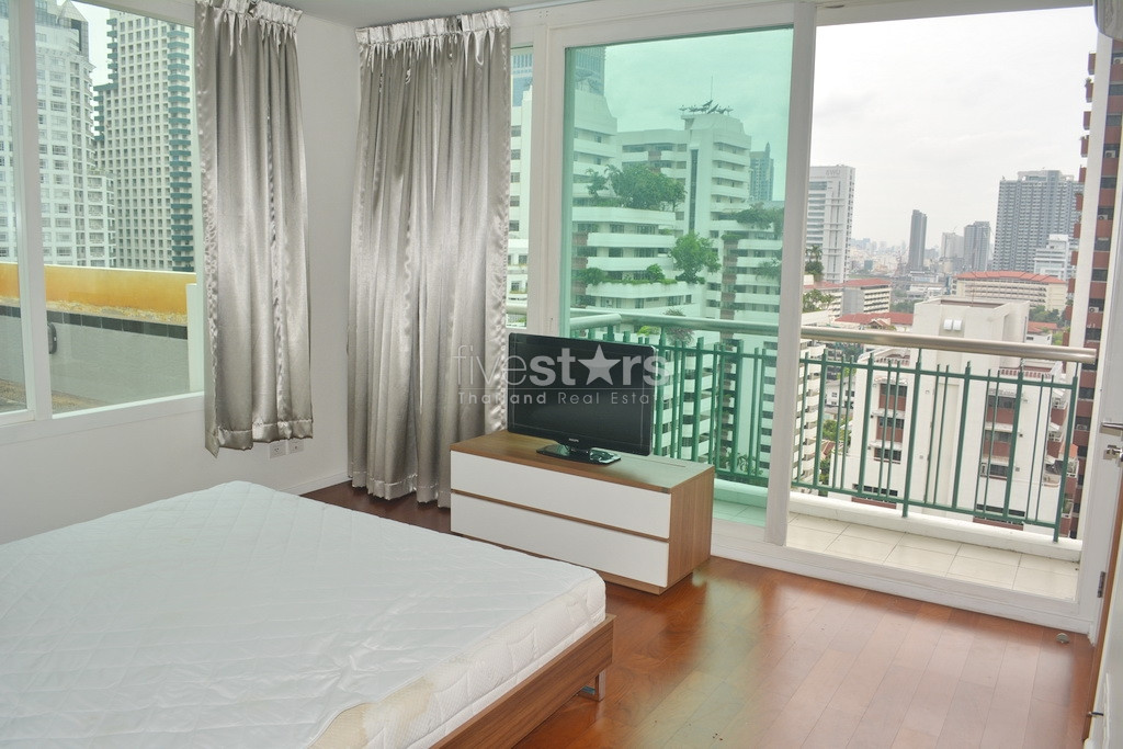 3-bedroom high floor corner unit close to BTS Asoke & MRT Sukhumvit, photo 5
