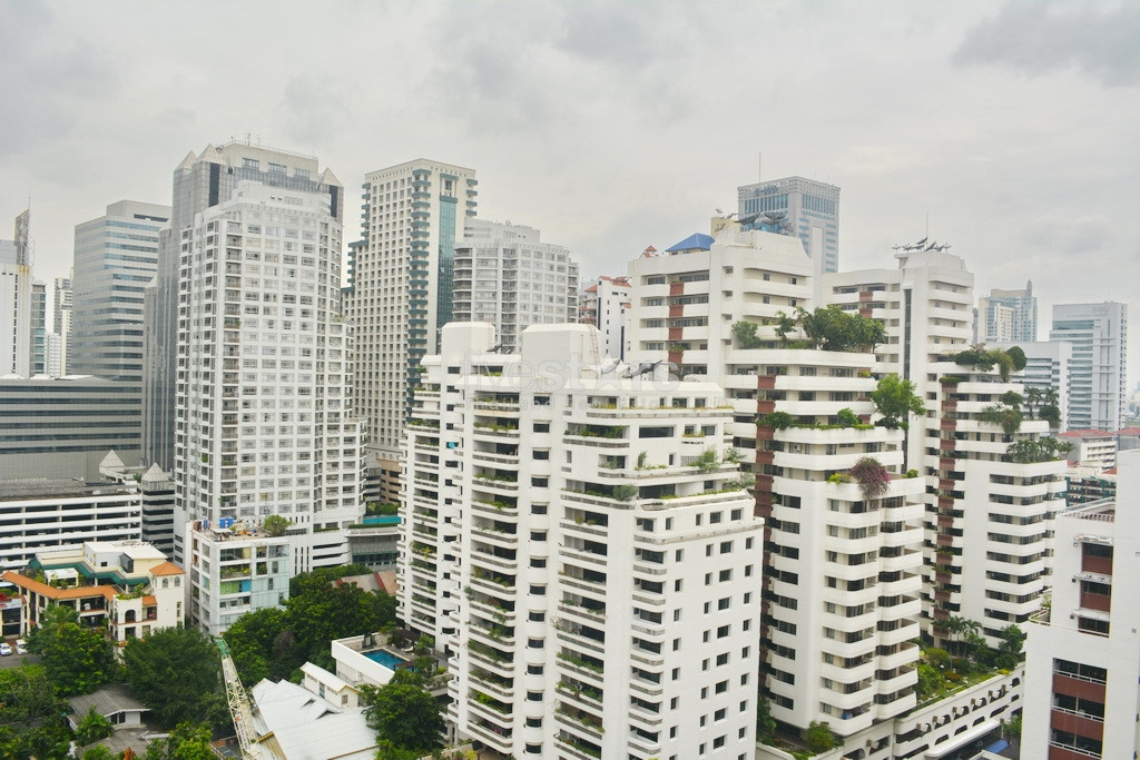 3-bedroom high floor corner unit close to BTS Asoke & MRT Sukhumvit, photo 9
