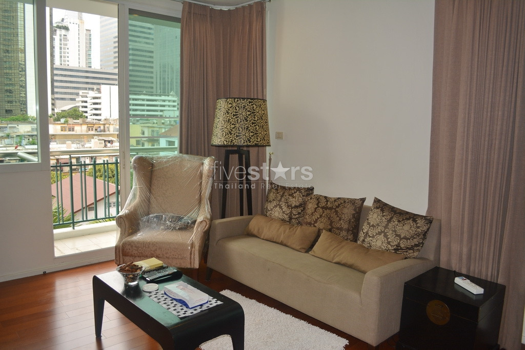 2-bedroom corner unit in modern residence in the Asoke area, photo 3