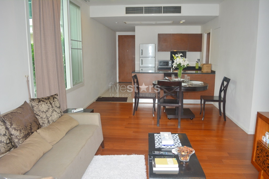 2-bedroom corner unit in modern residence in the Asoke area, photo 2