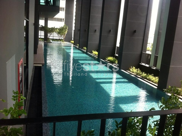 2 bedroom condo for rent on Petchaburi road