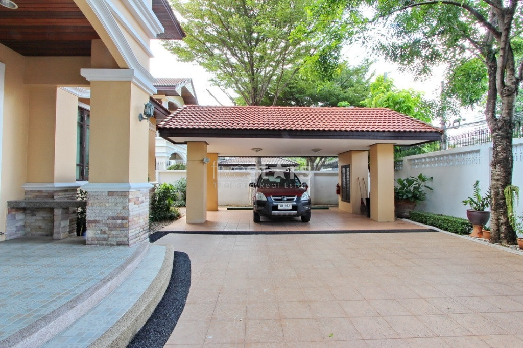Maison avec 4 chambres Sukhumvit quartier Ekamai