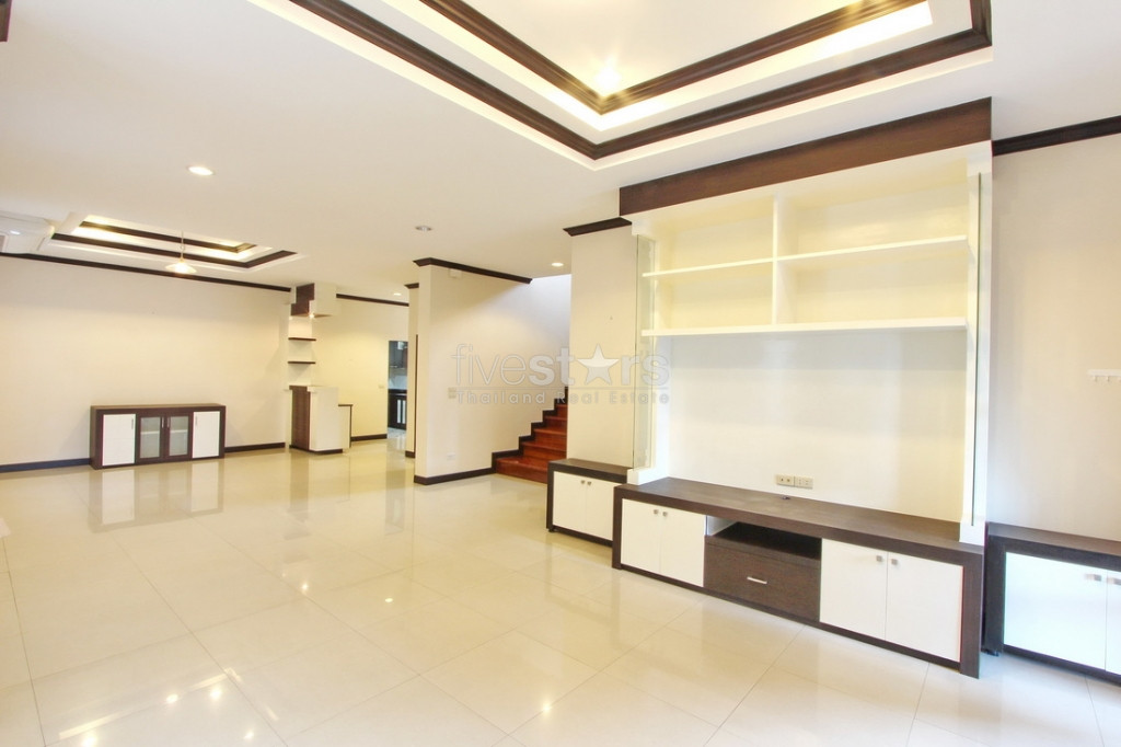 Maison avec 4 chambres Sukhumvit quartier Ekamai, photo 4